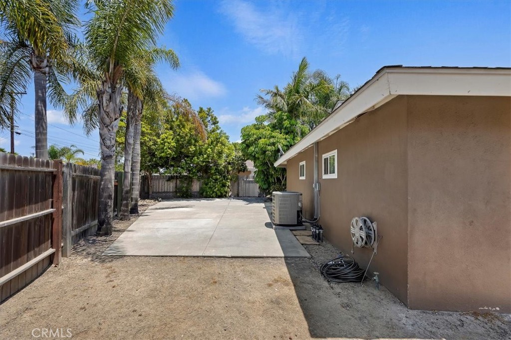 3112 Glenn Road Oceanside, CA 92056 - Photo 29 of 30 a backyard of a house with seating space