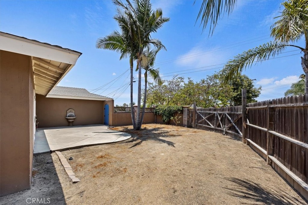 3112 Glenn Road Oceanside, CA 92056 - Photo 6 of 30 a view of a backyard