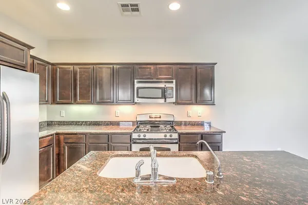 $1,995 | 8366 Stillhouse Court, Las Vegas, NV 89113