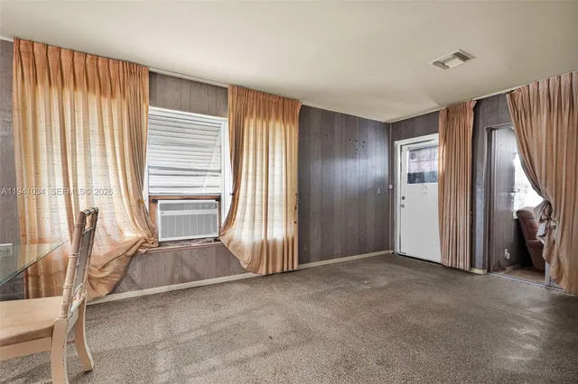 $239,999 | 251 Avenue O, Riviera Beach, FL 33404