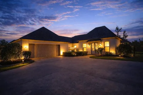 $475,000 | 1127 Benvue Lane, Lake Charles, LA 70605