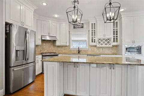$475,000 | 1127 Benvue Lane, Lake Charles, LA 70605