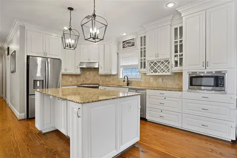 $475,000 | 1127 Benvue Lane, Lake Charles, LA 70605