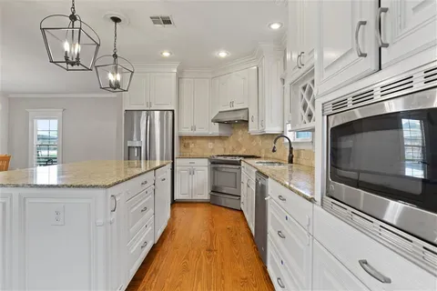$475,000 | 1127 Benvue Lane, Lake Charles, LA 70605
