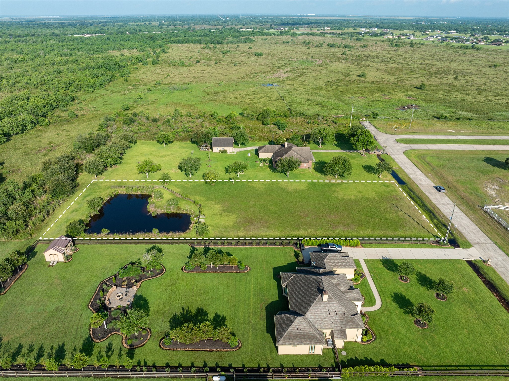 7706 Pebble Hill Lane Rosharon, TX 77583 - Photo 10 of 16 a view of a swimming pool