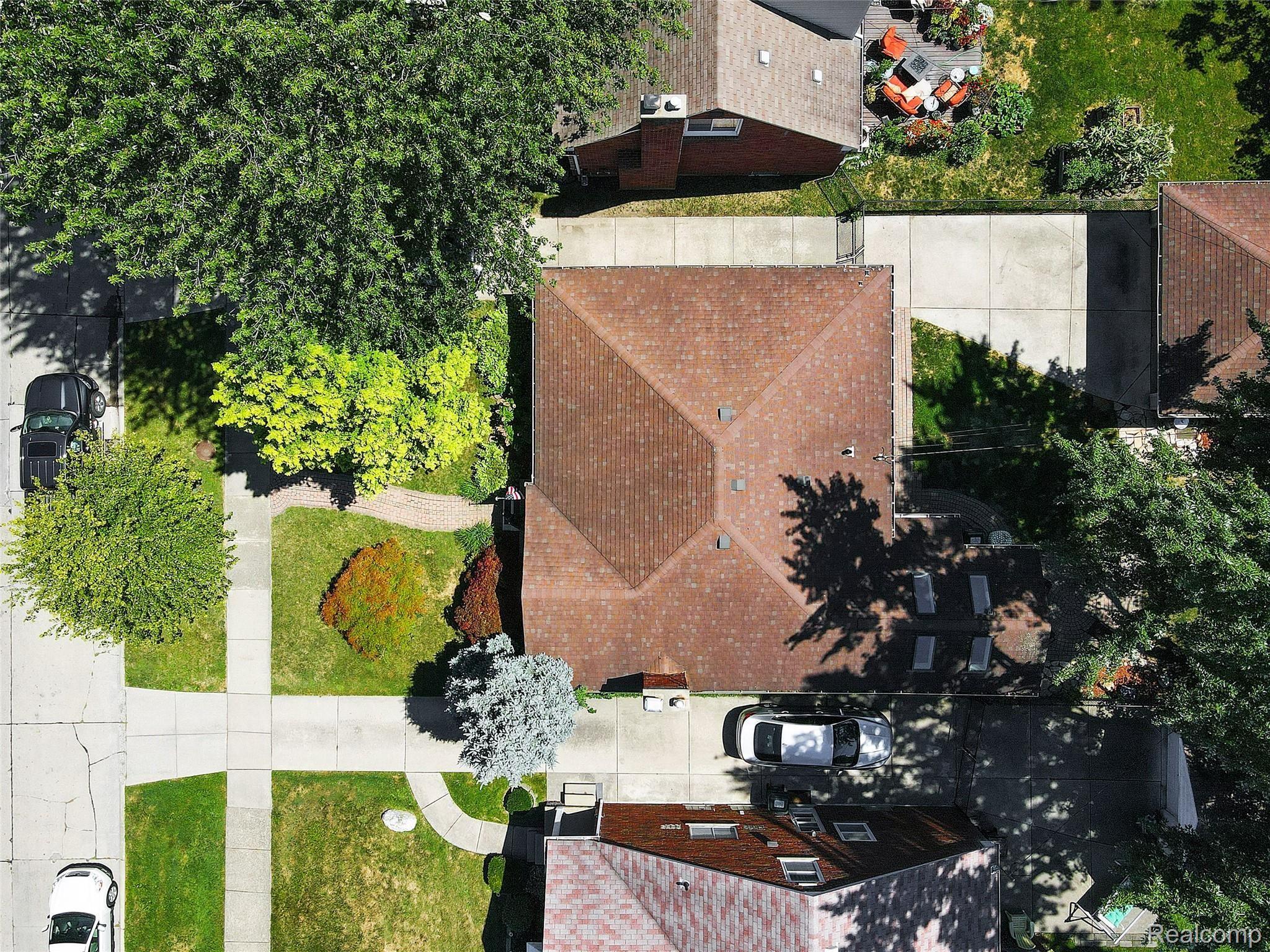 1827 Newcastle Road Grosse Pointe, MI 48236 - Photo 32 of 32 32.jpg