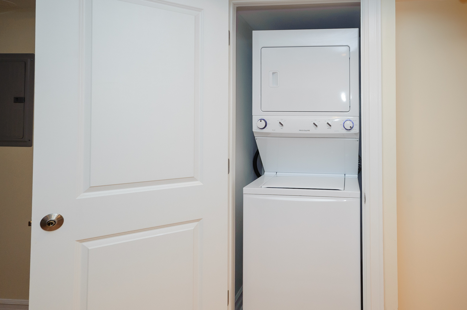 2155 West Potomac Avenue, Unit GDN Chicago, IL 60622 - Photo 12 of 16 a utility room with dryer and washer