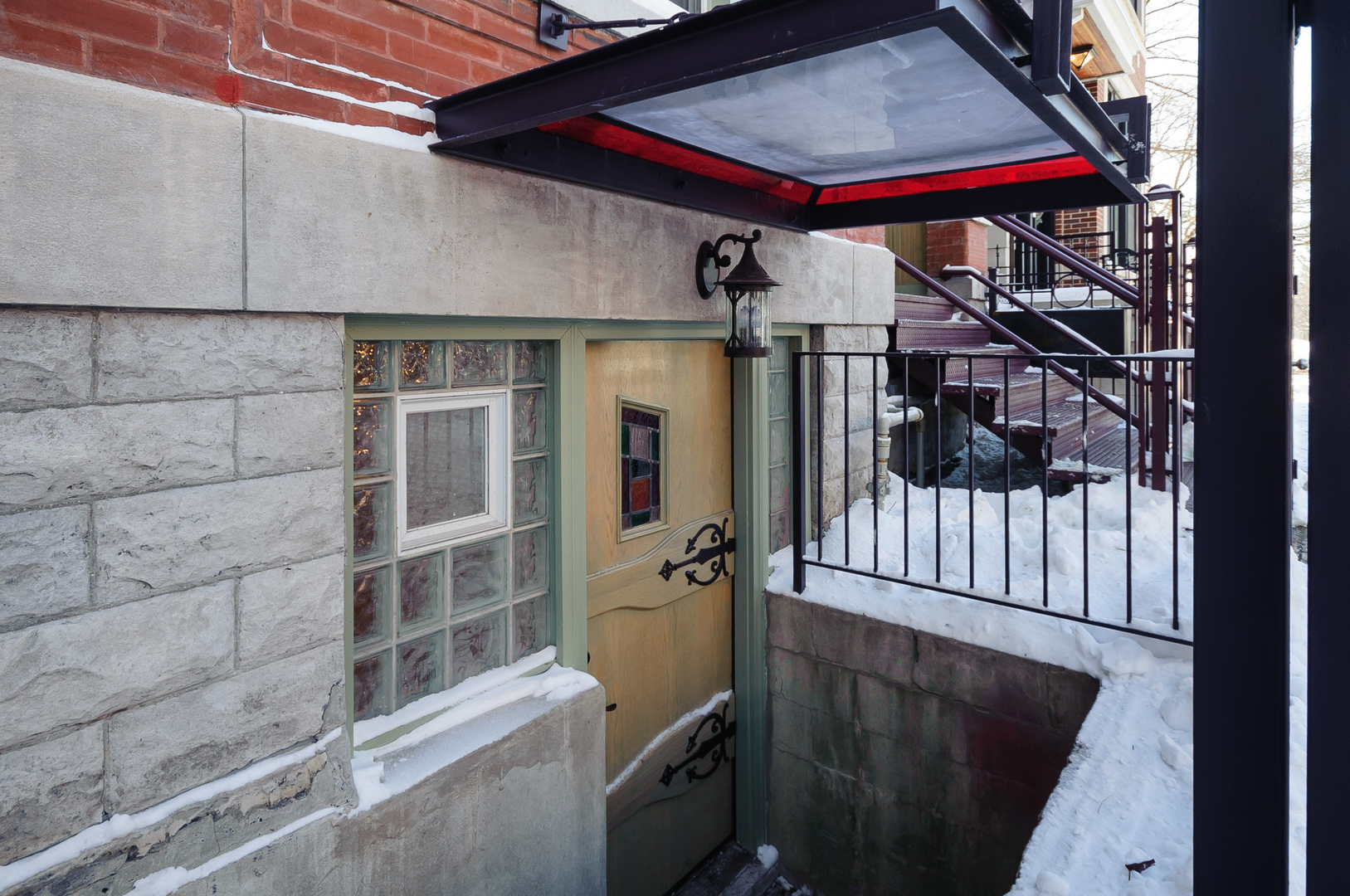 2155 West Potomac Avenue, Unit GDN Chicago, IL 60622 - Photo 15 of 16 a view of a balcony