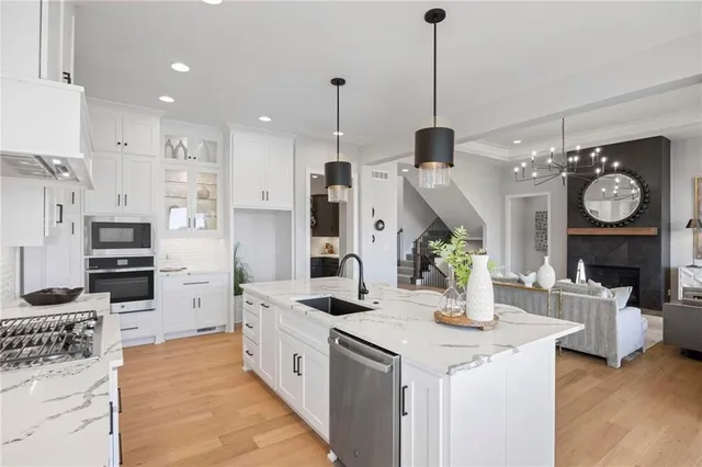 $1,195,000 | 17104 Earnshaw Street, Overland Park, KS 66221