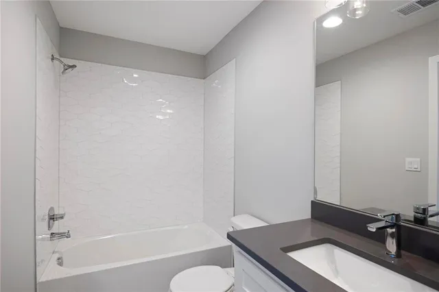 $1,195,000 | 17104 Earnshaw Street, Overland Park, KS 66221