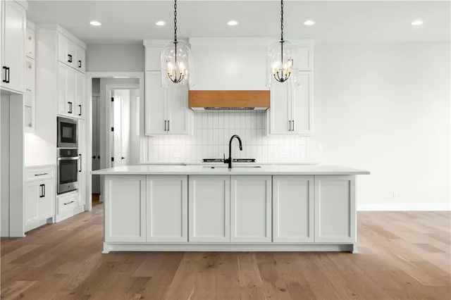 $1,195,000 | 17104 Earnshaw Street, Overland Park, KS 66221