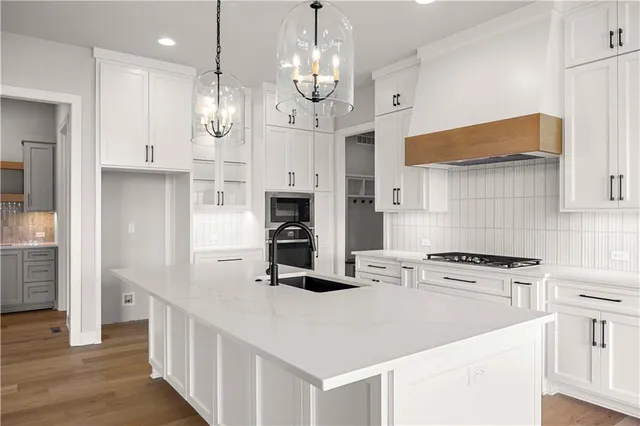 $1,195,000 | 17104 Earnshaw Street, Overland Park, KS 66221