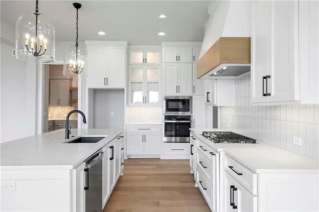 $1,195,000 | 17104 Earnshaw Street, Overland Park, KS 66221