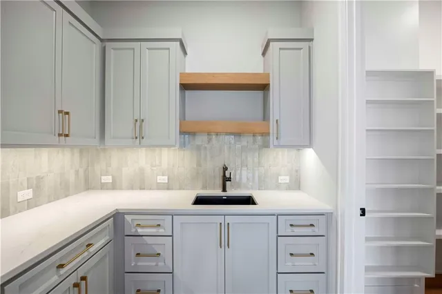 $1,195,000 | 17104 Earnshaw Street, Overland Park, KS 66221