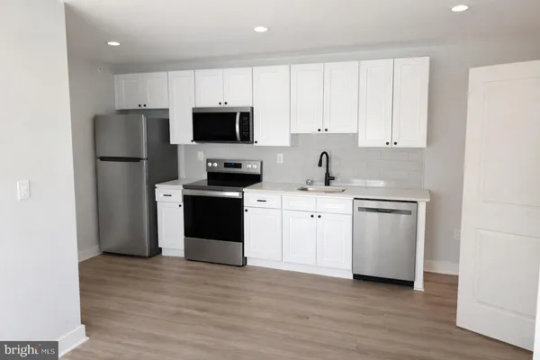 $2,350 | 7406 Bristol Pike, Unit 6, Levittown, PA 19057