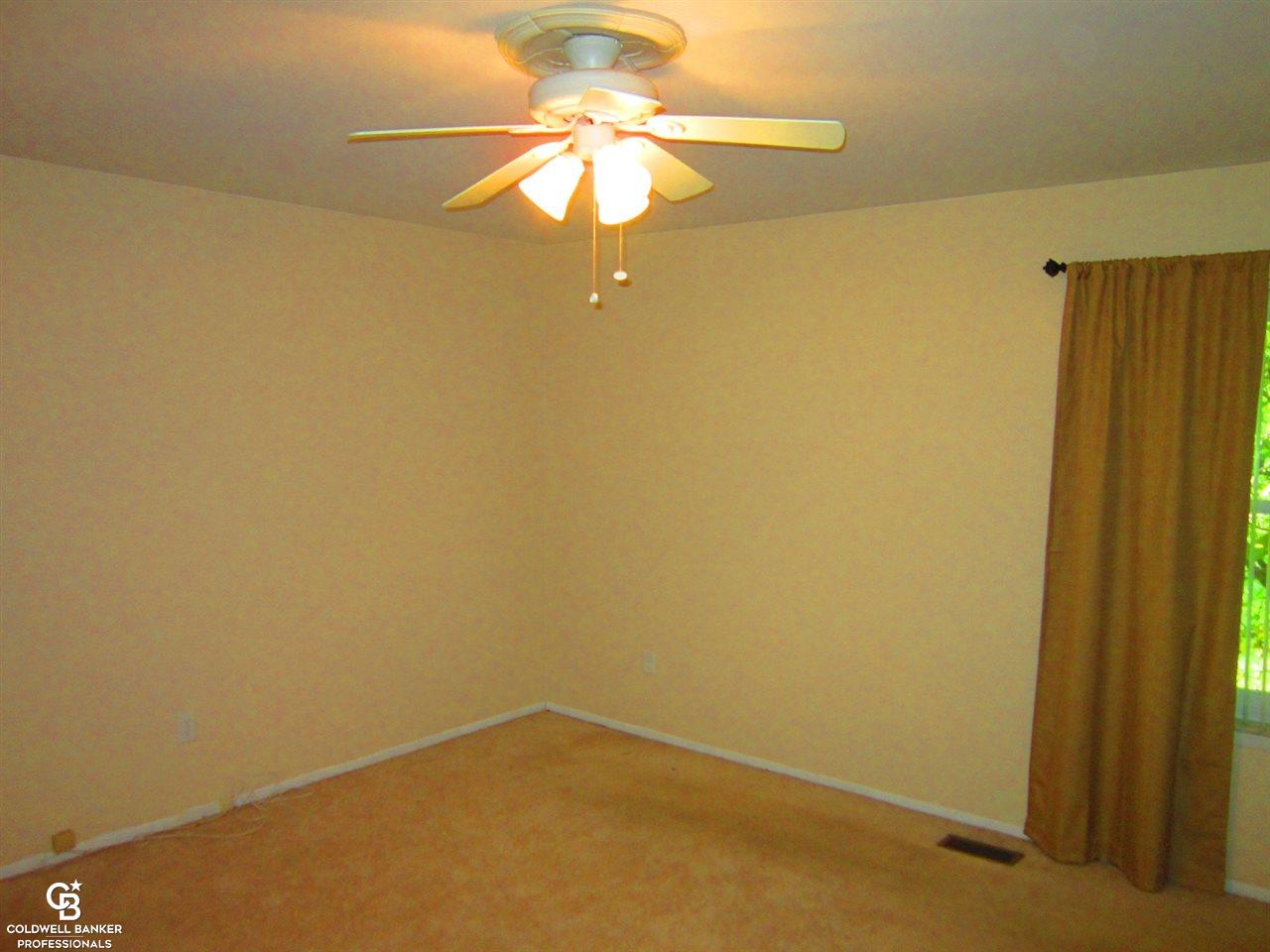 11374 Common Road Warren, MI 48093 - Photo 36 of 52 31239118-38.JPG