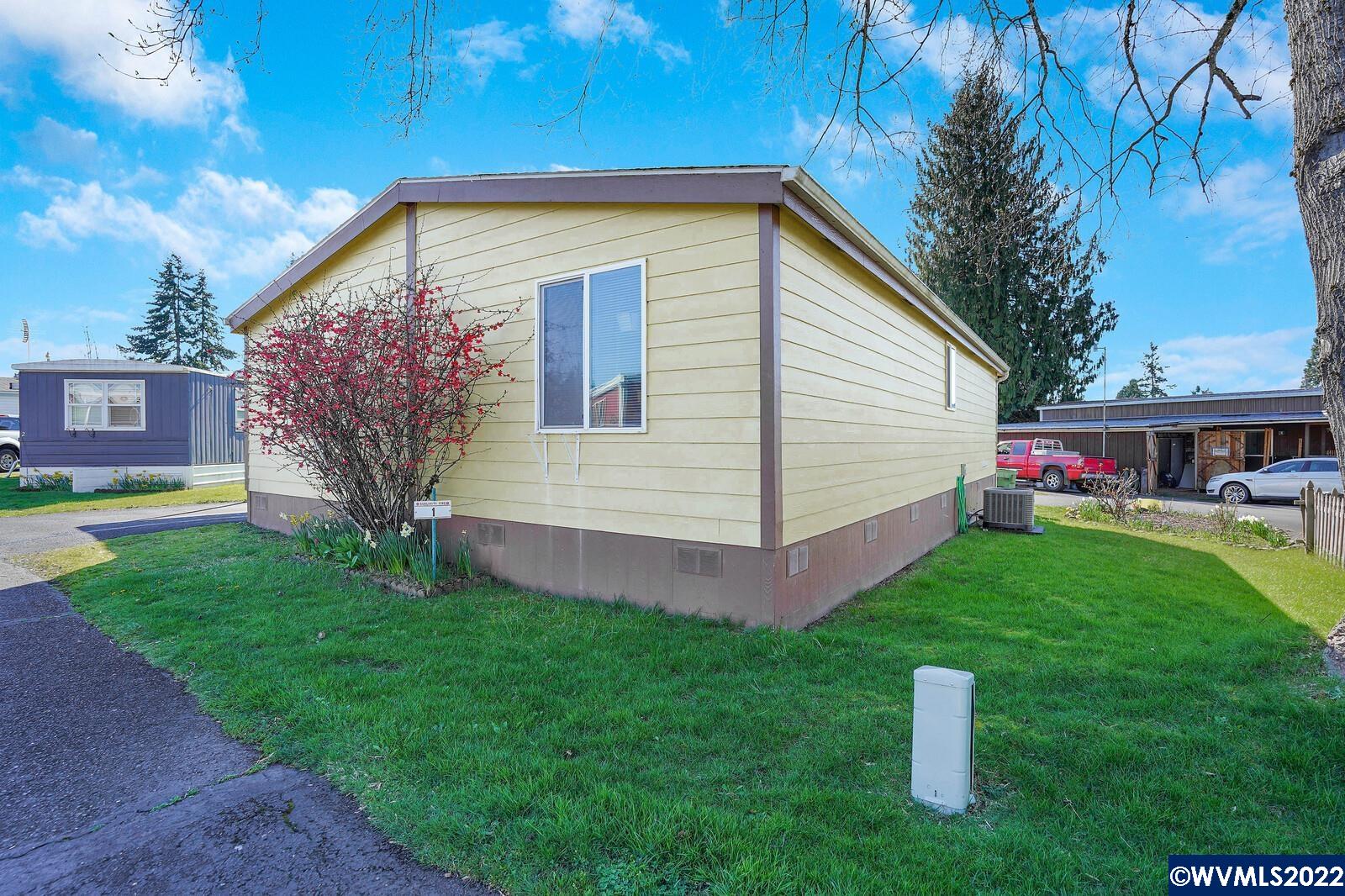 340 Northeast Crest Street, Unit 1 Sublimity, OR 97385 - Photo 3 of 30