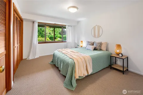 $1,100,000 | 22516 100th Place Southwest, Vashon, WA 98070