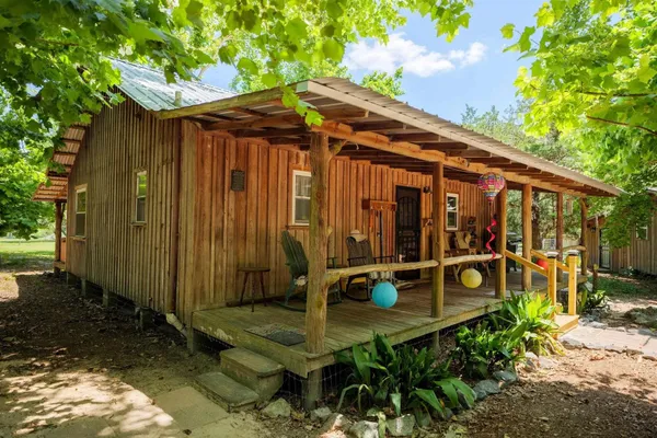 $1,298,500 | 438 Northeast English Ivy Trail, Pinetta, FL 32350