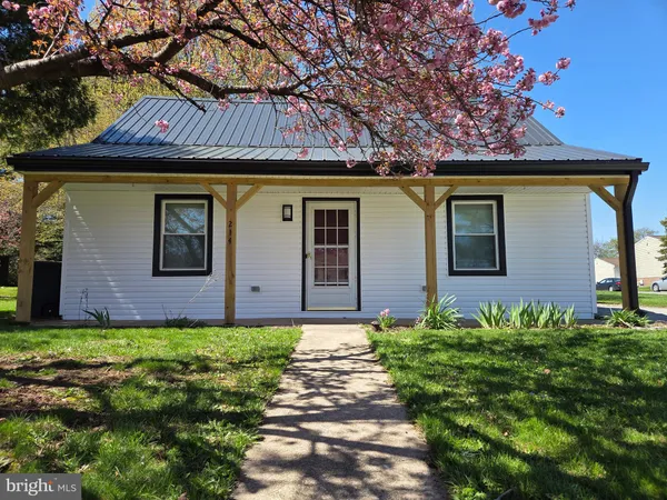 $215,000 | 214 North Liverpool Street, Manchester, PA 17345