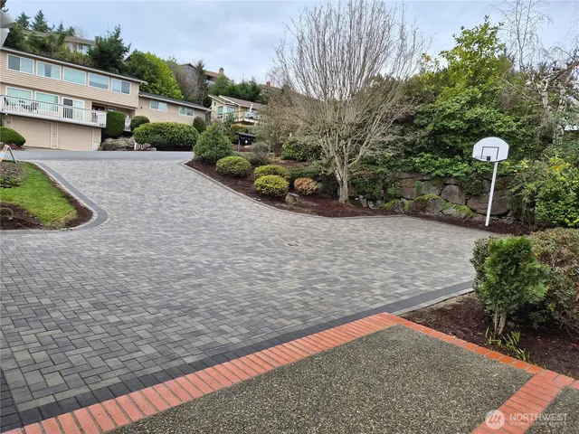 $2,688,000 | 110 174th Place Northeast, Bellevue, WA 98008