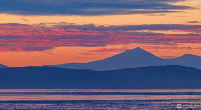a view of a tennis court