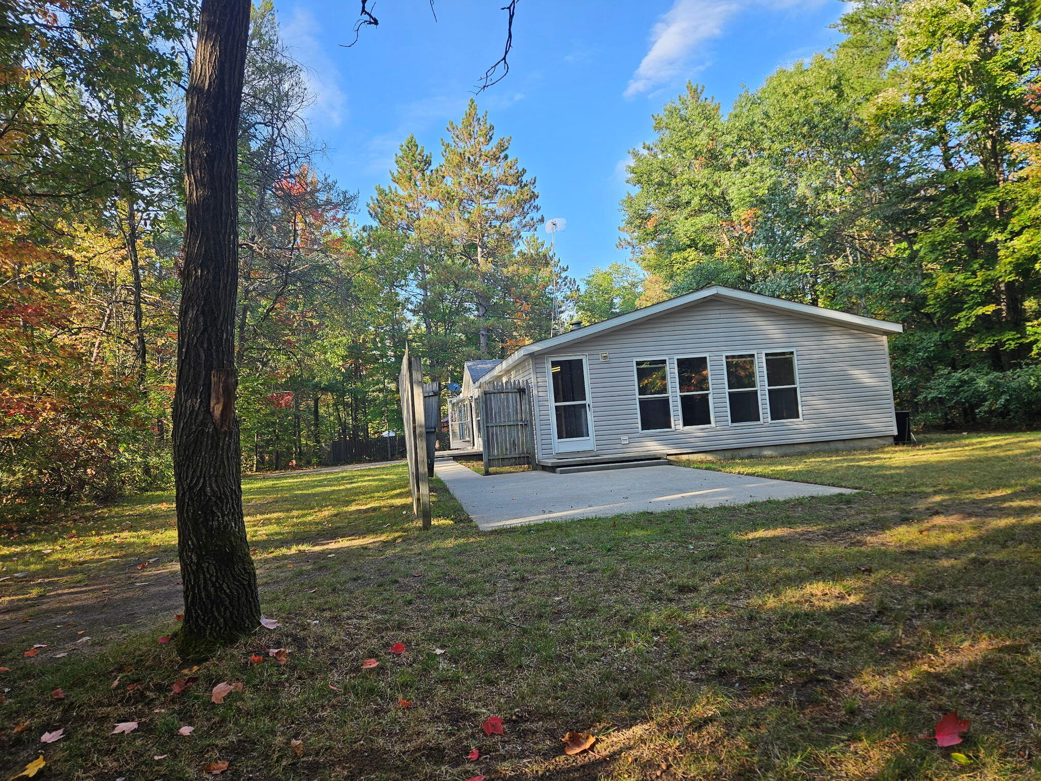 225 Popps Road Mio, MI 48647 - Photo 4 of 28 IMG_20250922_213505 (19)