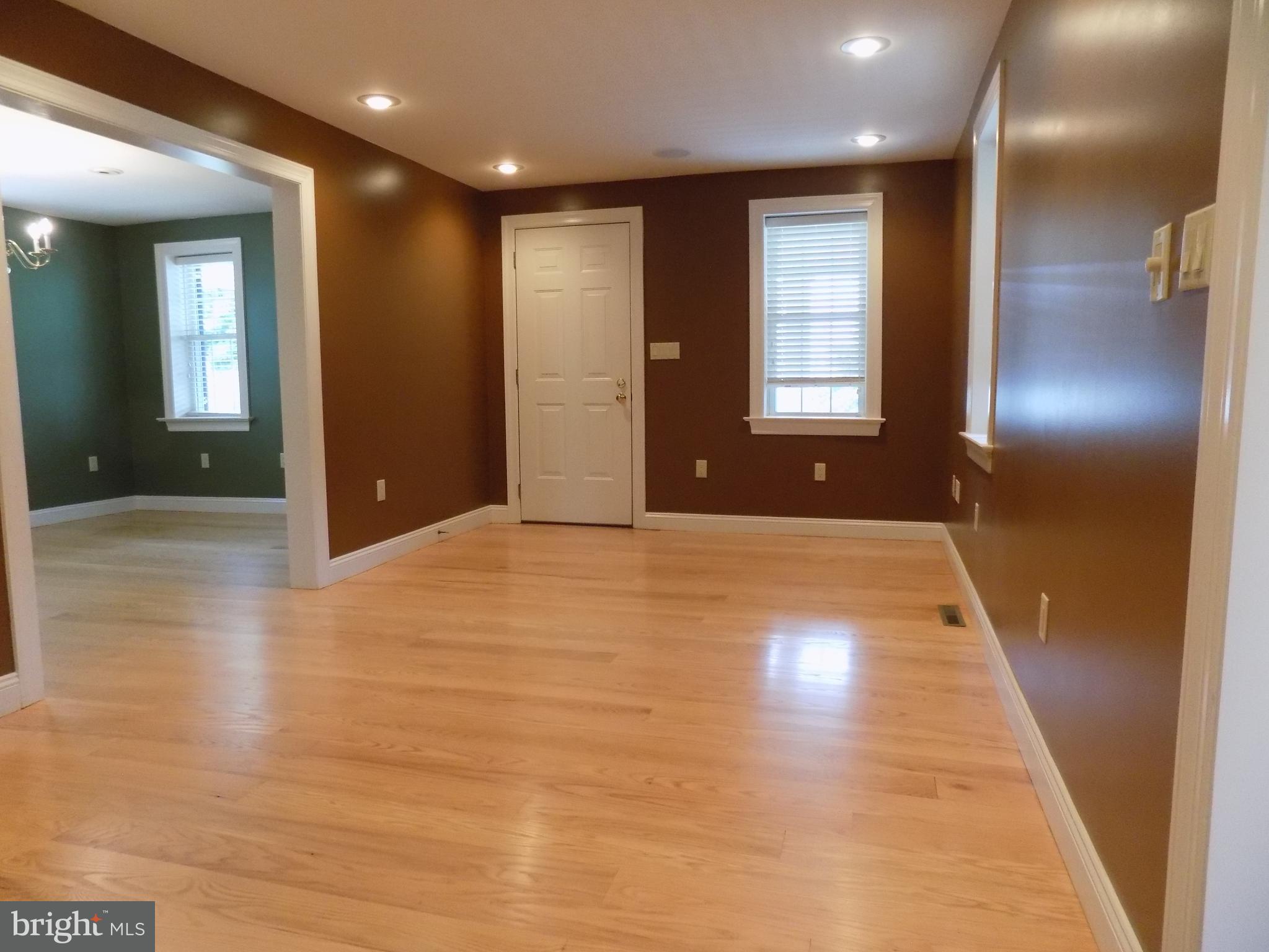 843 Disston View Drive Lititz, PA 17543 - Photo 11 of 55 Living Room