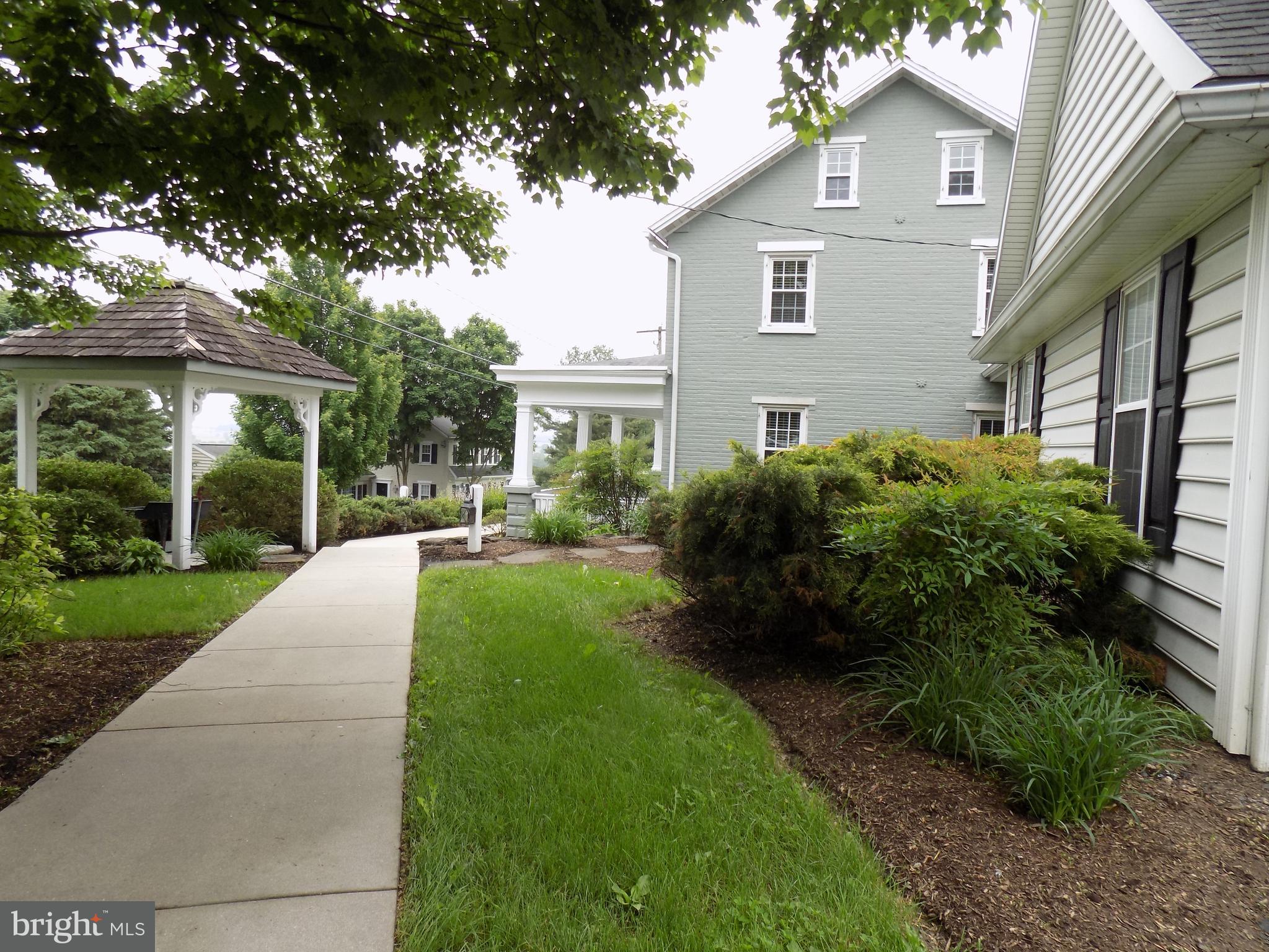 843 Disston View Drive Lititz, PA 17543 - Photo 43 of 55 Walkway to Home