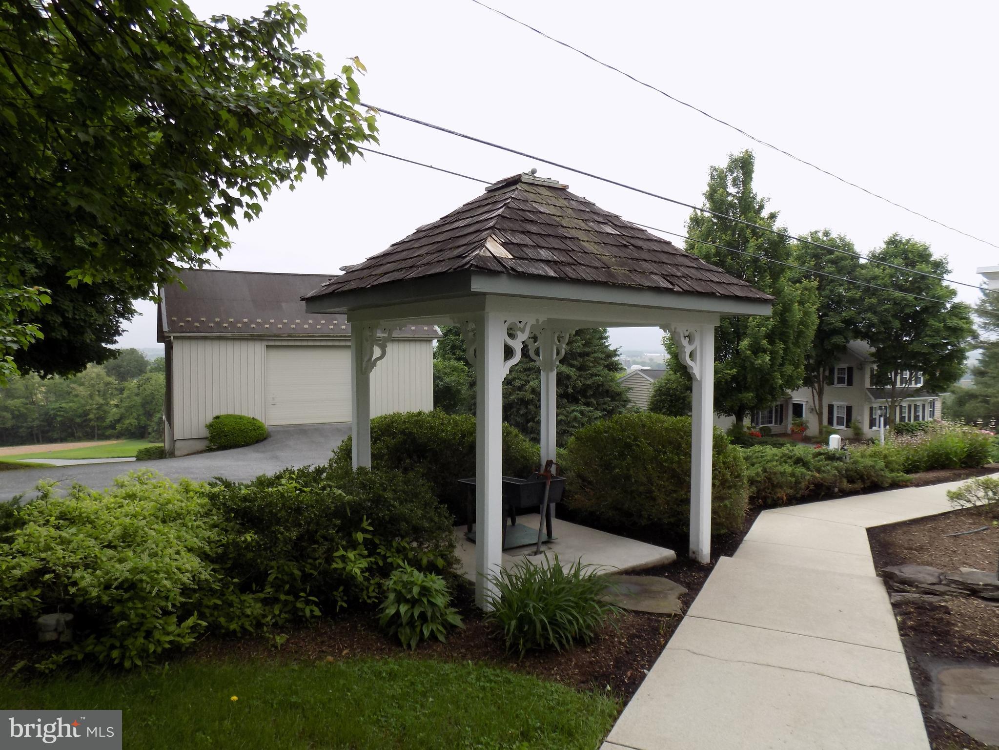843 Disston View Drive Lititz, PA 17543 - Photo 44 of 55 Walkway to Home