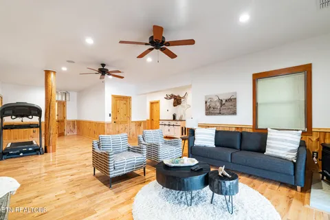 $1,600,000 | 546 Bluff View Road, New Tazewell, TN 37825