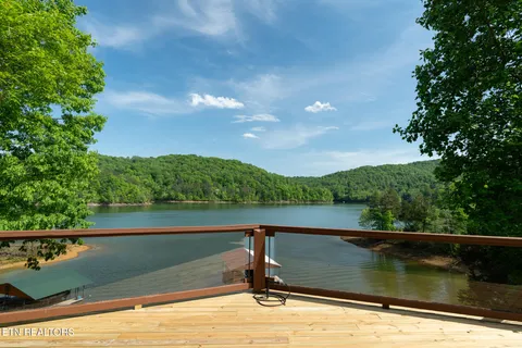 $1,600,000 | 546 Bluff View Road, New Tazewell, TN 37825