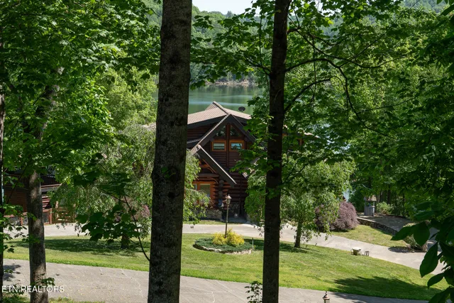 $1,600,000 | 546 Bluff View Road, New Tazewell, TN 37825