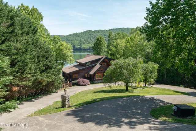$1,600,000 | 546 Bluff View Road, New Tazewell, TN 37825