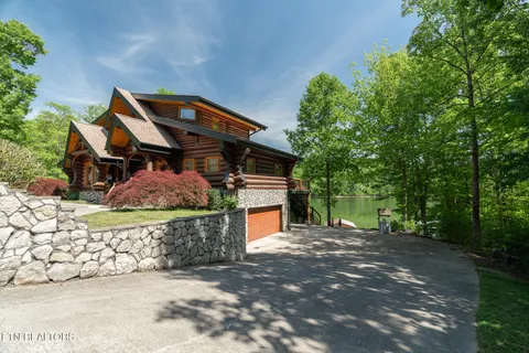 $1,600,000 | 546 Bluff View Road, New Tazewell, TN 37825