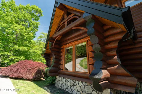 $1,600,000 | 546 Bluff View Road, New Tazewell, TN 37825