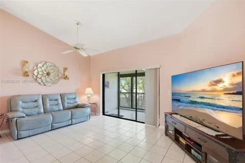 $288,000 | 104 Freedom Court, Unit 104, Deerfield Beach, FL 33442
