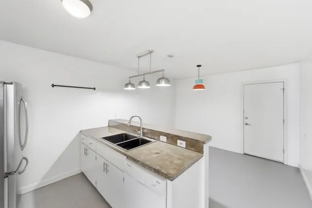 $2,100 | 3408 Dolphin Drive, Unit A, Austin, TX 78704