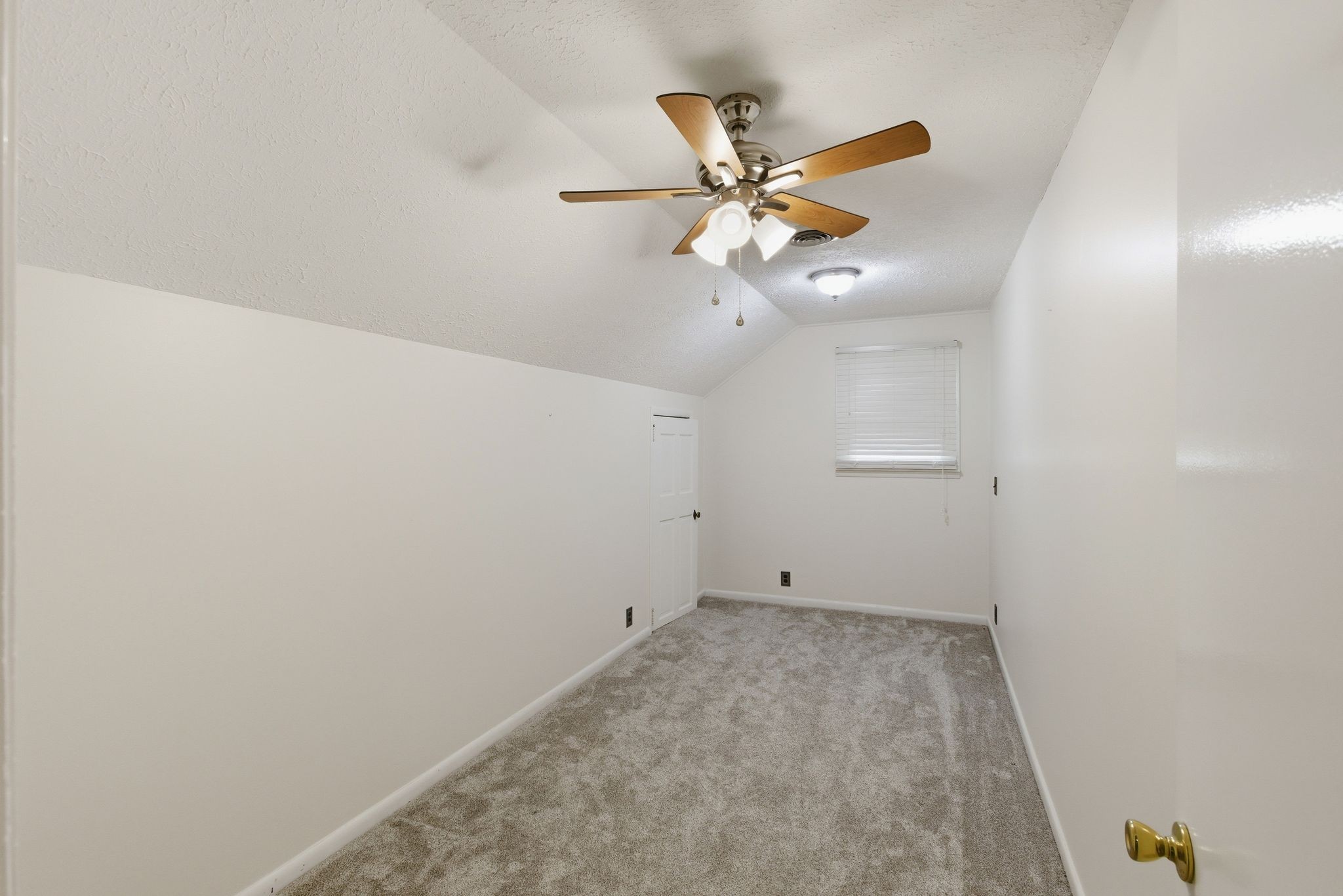 580 Defeated Creek Road Centerville, TN 37033 - Photo 37 of 71 a view of an empty room