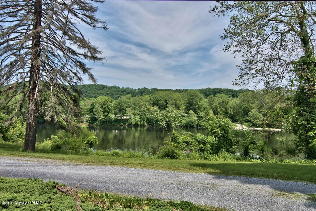 3271 River Road Mount Bethel, PA 18343 - Photo 19 of 57 Exterior View 19