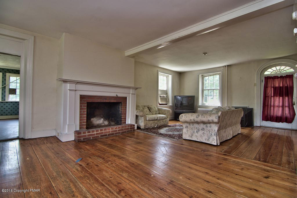 3271 River Road Mount Bethel, PA 18343 - Photo 33 of 57 Right Side 02