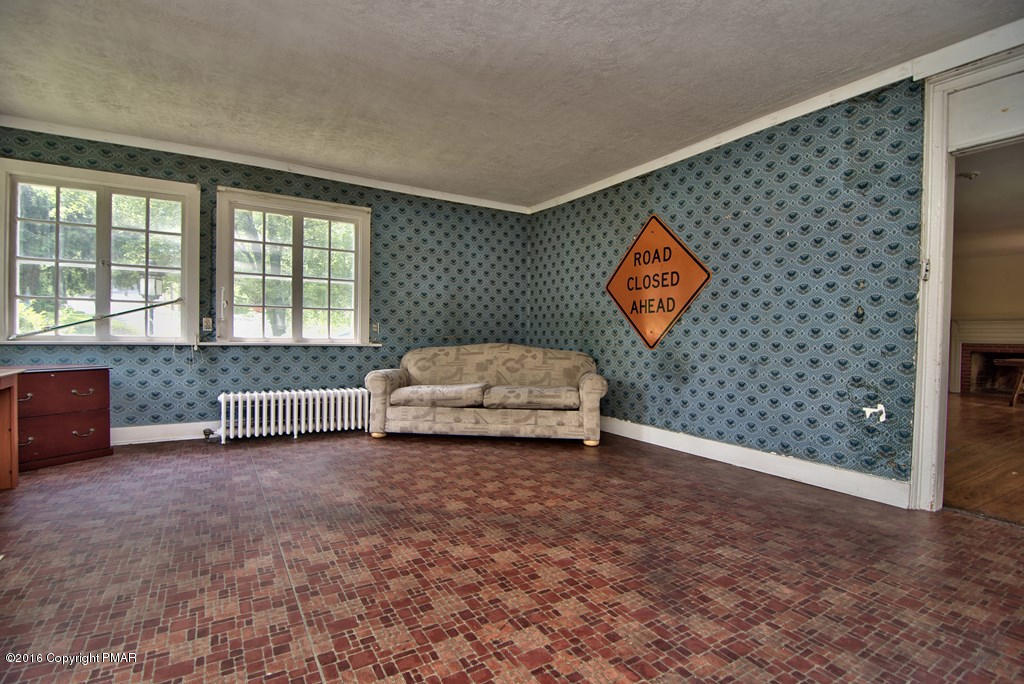 3271 River Road Mount Bethel, PA 18343 - Photo 45 of 57 Right Side 14