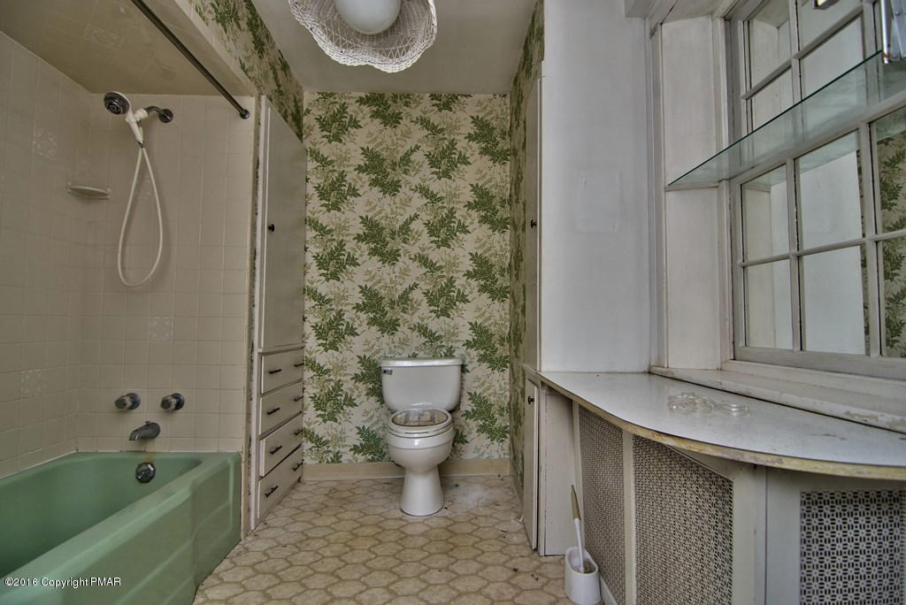 3271 River Road Mount Bethel, PA 18343 - Photo 51 of 57 Right Side 20
