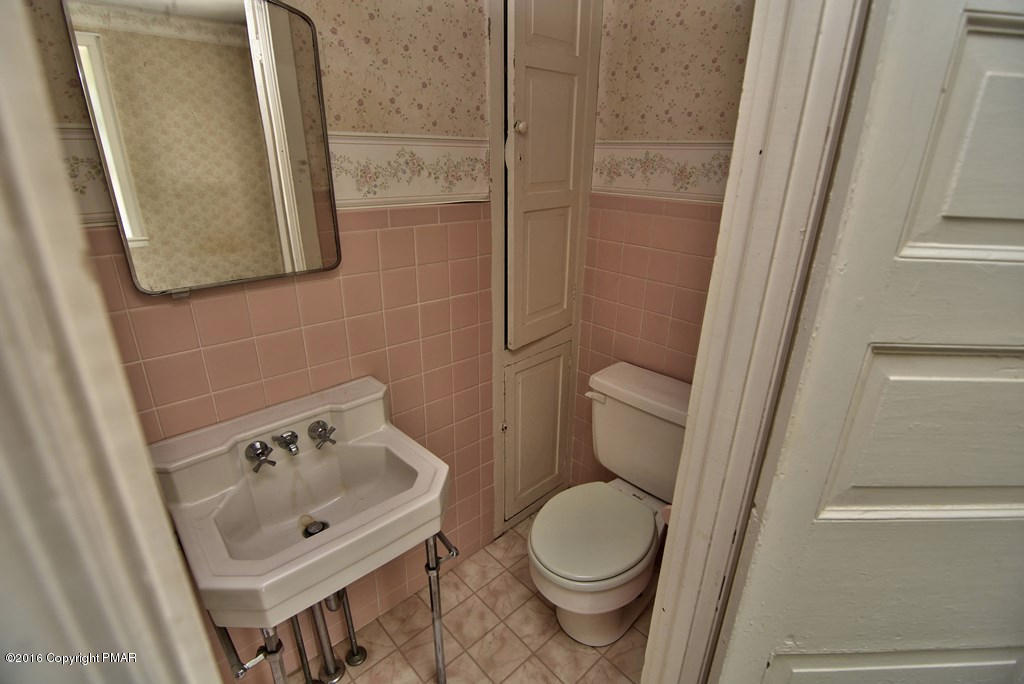3271 River Road Mount Bethel, PA 18343 - Photo 54 of 57 Right Side 23