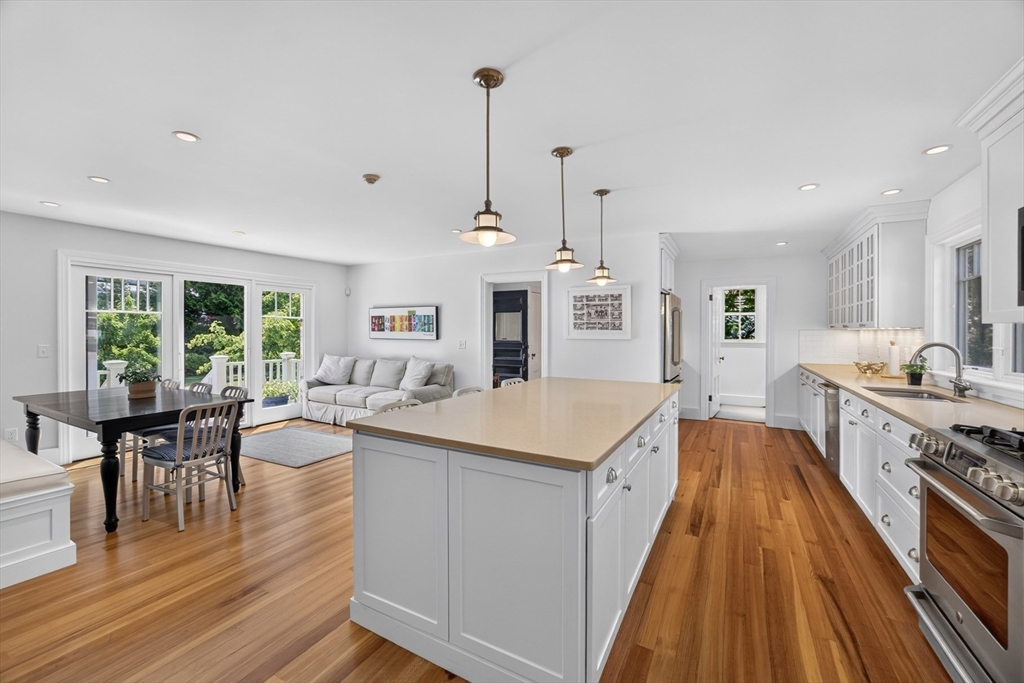 72 Water Street Marion, MA 02738 - Photo 7 of 42