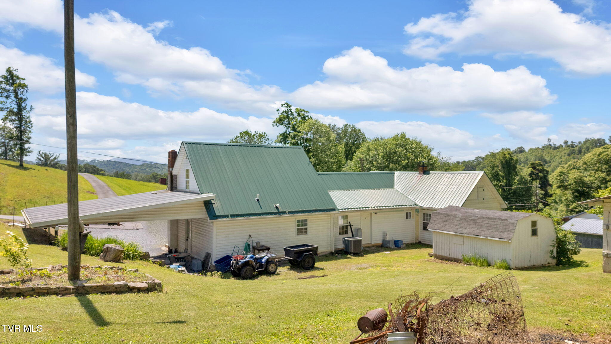 157 Chambers Hollow Road Elizabethton, TN 37643 - Photo 4 of 36 15-web-or-mls-DJI_20250517150821_0076_D