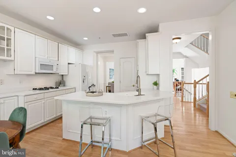 $939,000 | 11911 Kings Bridge Way, Unit 54, Rockville, MD 20852