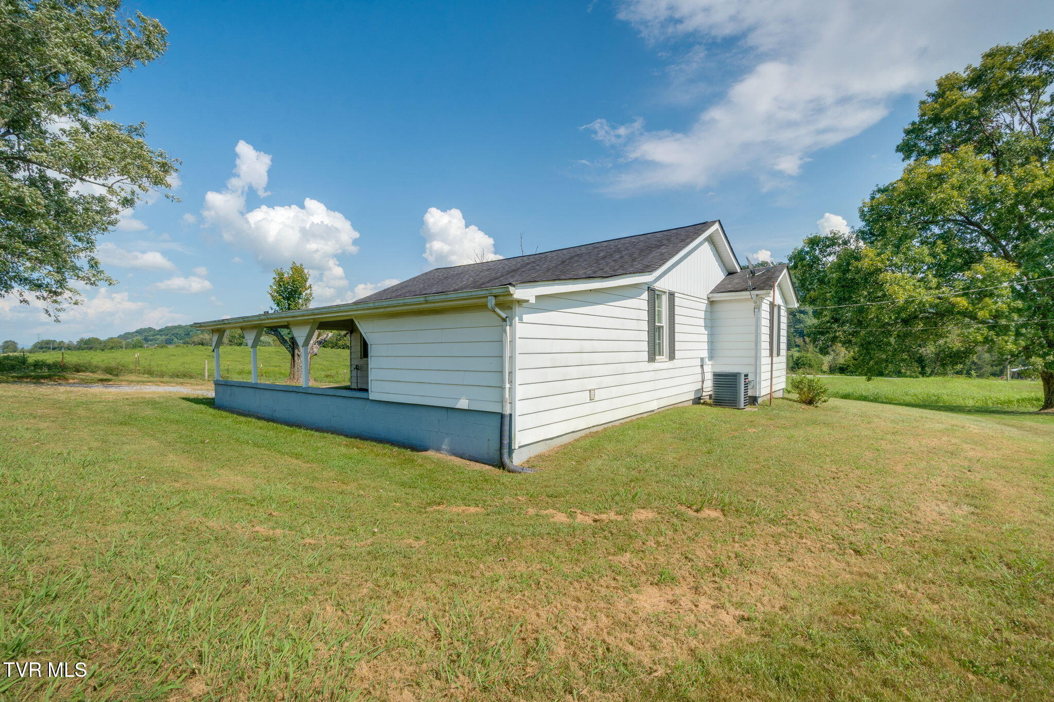 3119 West Carters Valley Road Church Hill, TN 37642 - Photo 34 of 46 033