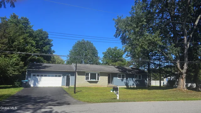 $3,495 | 4 Walter Drive, Saratoga Springs, NY 12866