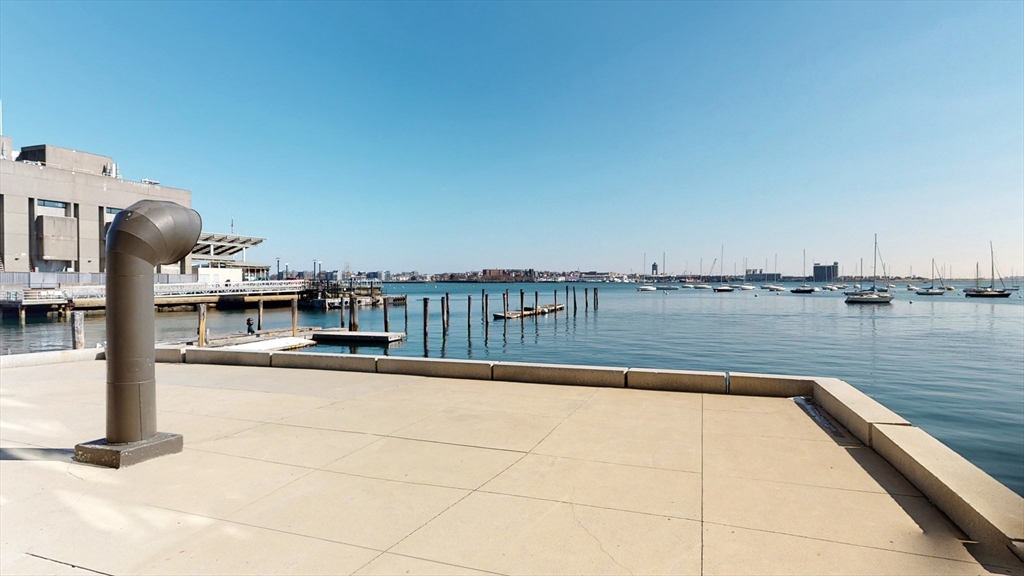 65 East India Row, Unit 24H Boston, MA 02110 - Photo 26 of 27 a view of a swimming pool